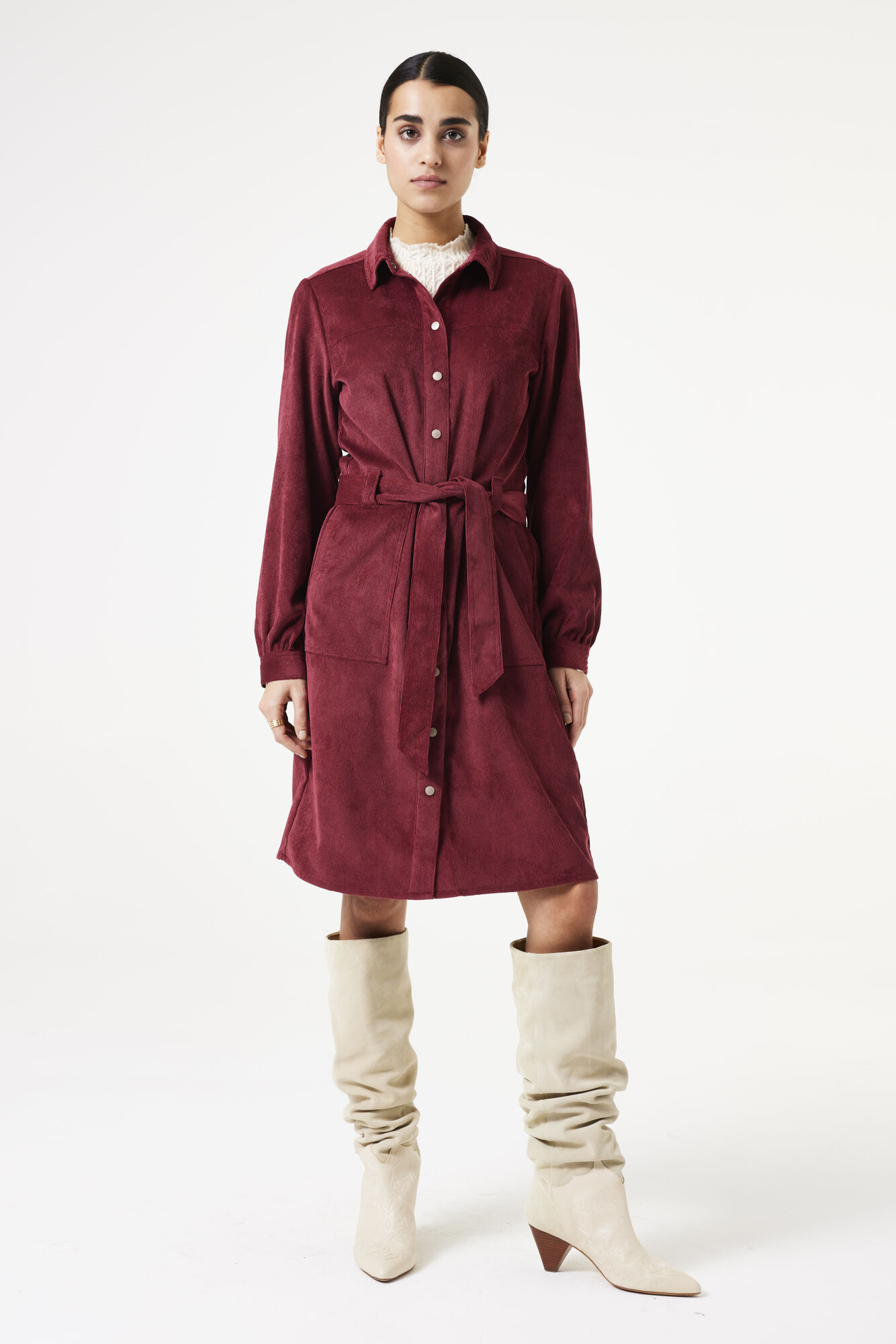 v40284-2546-onmodel-total-2000-b598d9a0